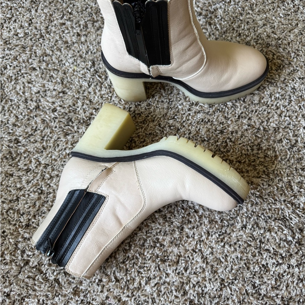 Oasis Society Cream and Black Chelsea boots
